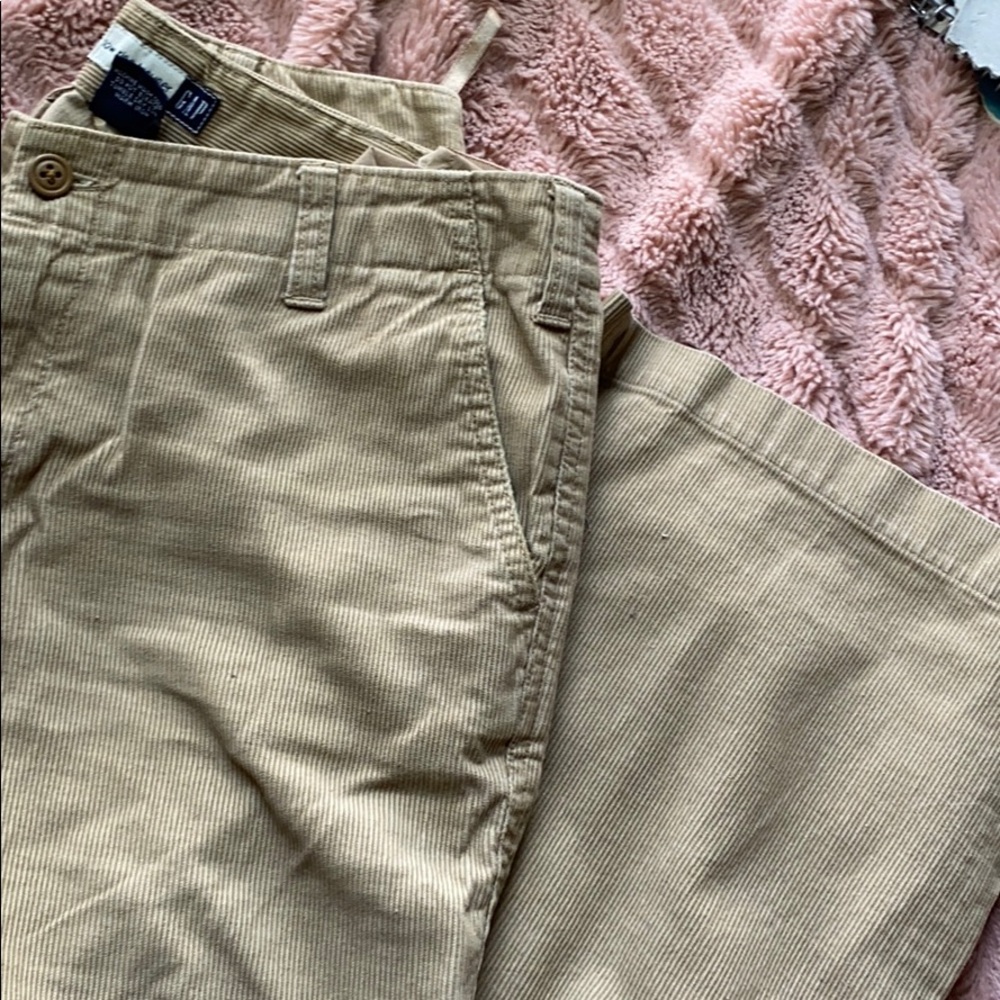 Low rise corduroy jeans !